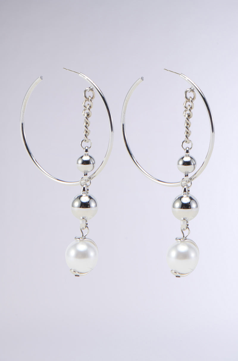 DROP OUT EARRING