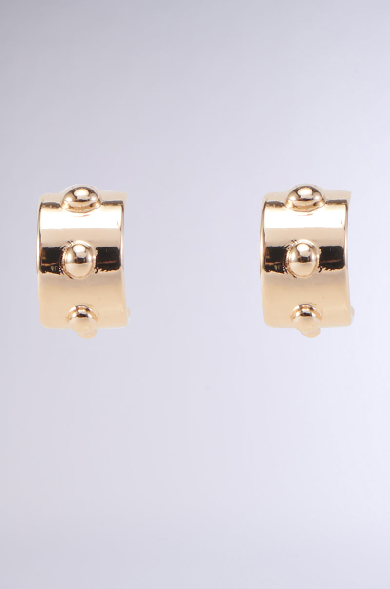 CHUNKY GOLD HOOP EARRING