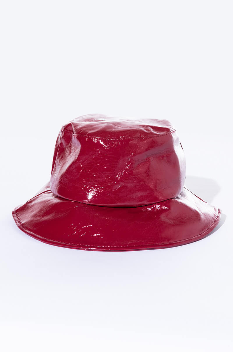 BELLA FAUX LEATHER BUCKET HAT BURGUNDY