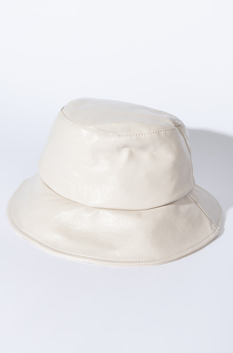 BELLA FAUX LEATHER BUCKET HAT