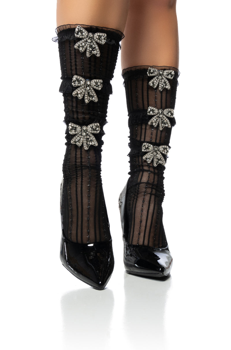 BOW EMBELLISHED KNEE HIGH SOCKS