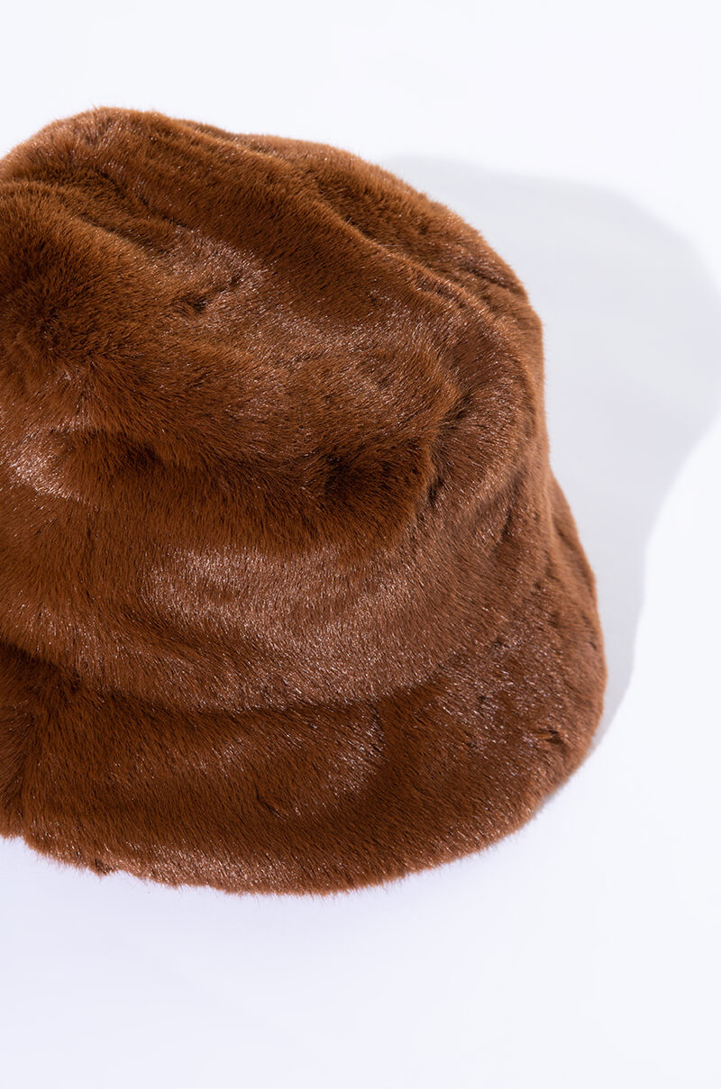 BROWN BEAR FLUFFLY BUCKET HAT