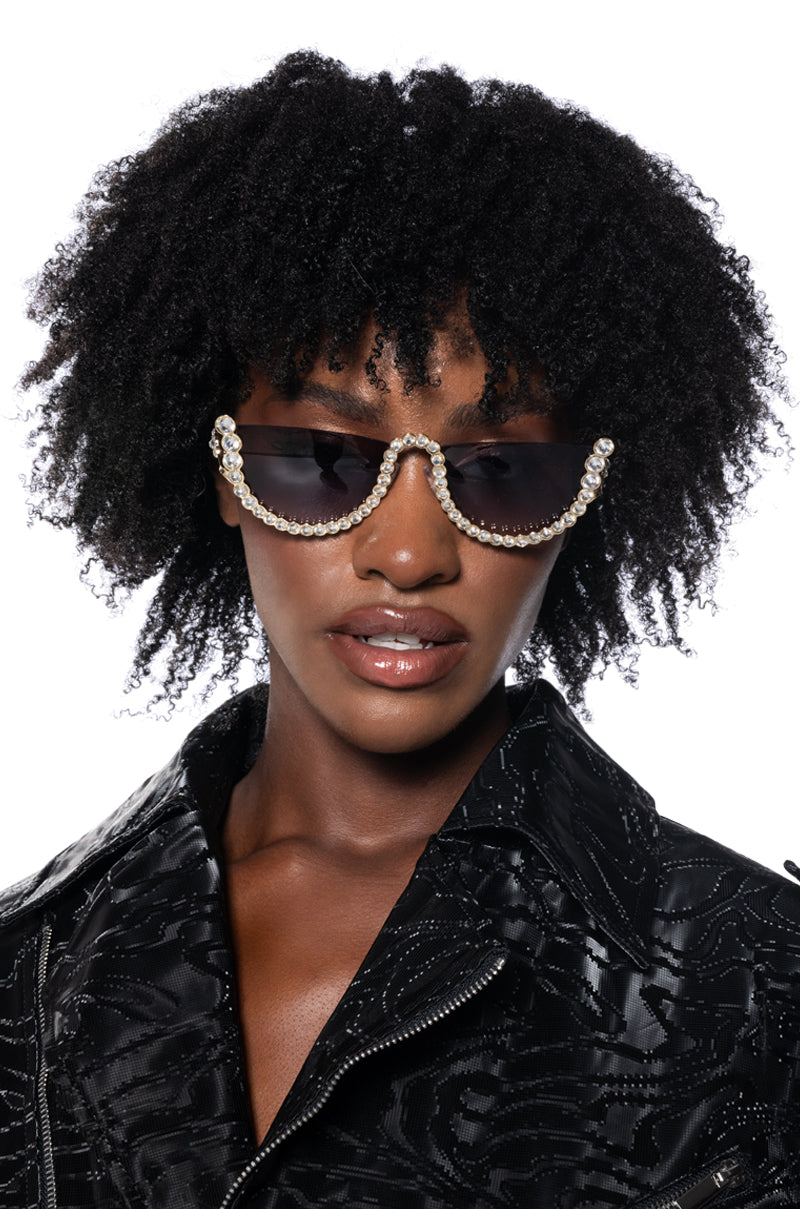 CLASSY BLING SUNGLASSES