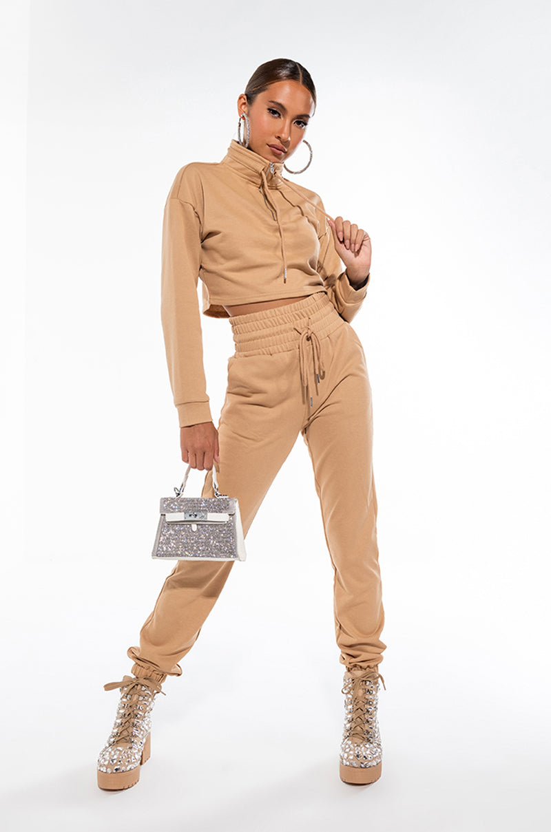 COMFY CROP SWEATSHIRT CAMEL
