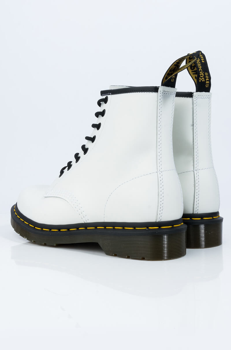 DR. MARTENS 1460 SMOOTH WHITE BOOTIES